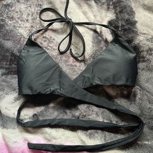 hollister wrap bikini top!